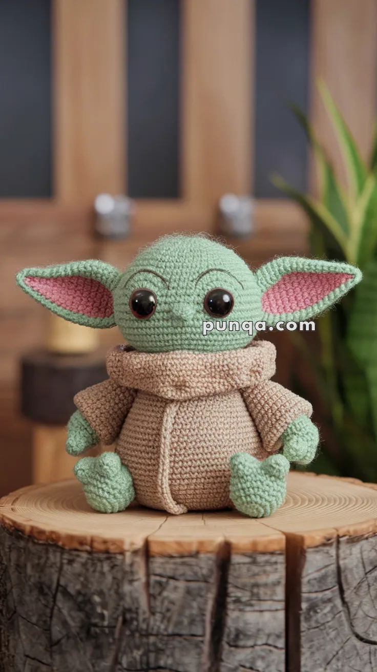 Amigurumi Baby Yoda – FREE Crochet Pattern